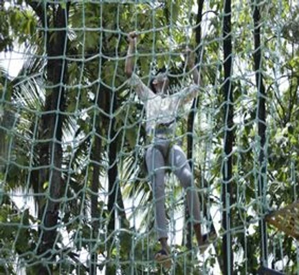 img-1792141353651-4.webp