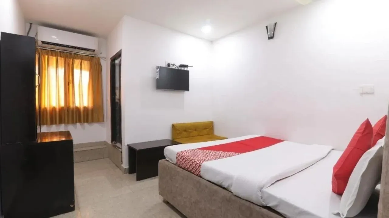 Hotel Metro Regency, Nawaiya