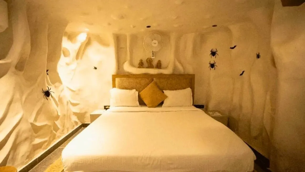 Orsom Stays, Sector 53