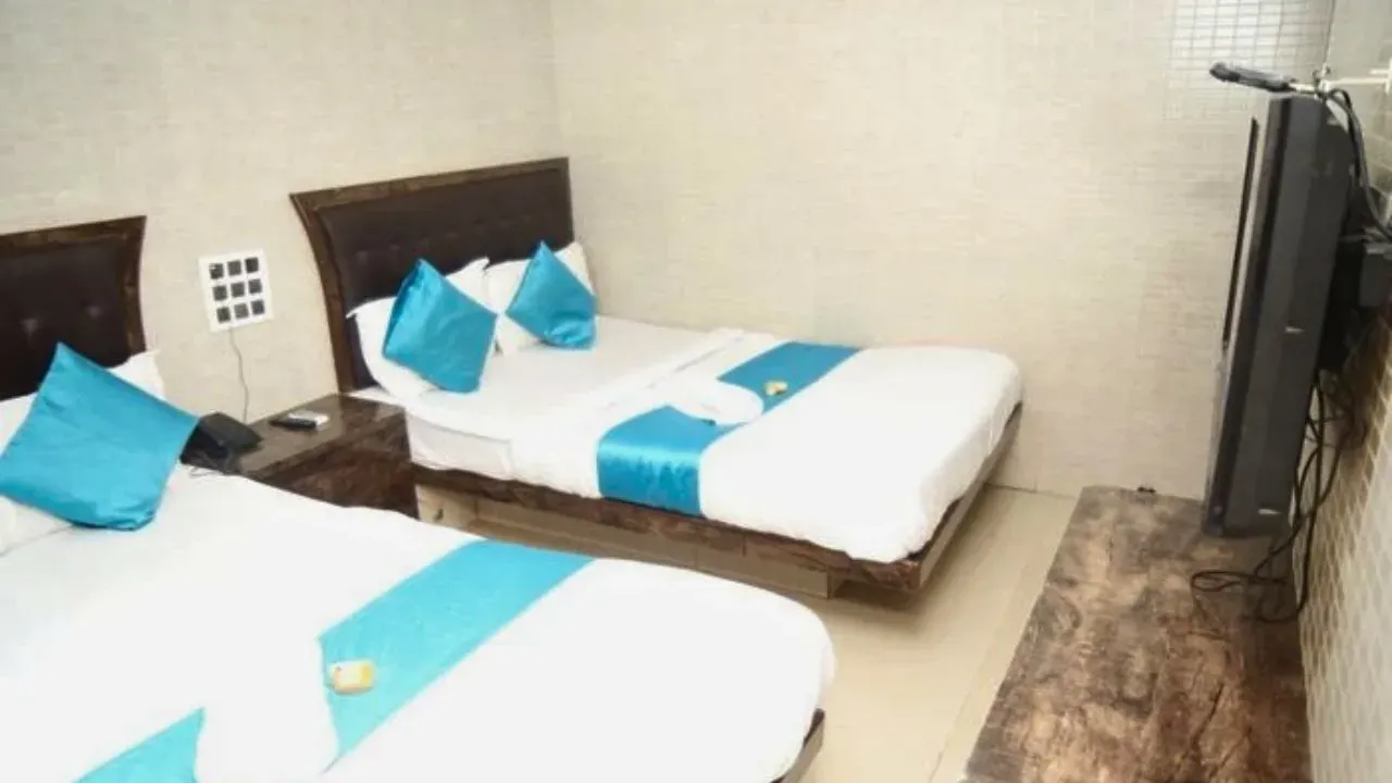 Hotel Paris Residency, Dadar