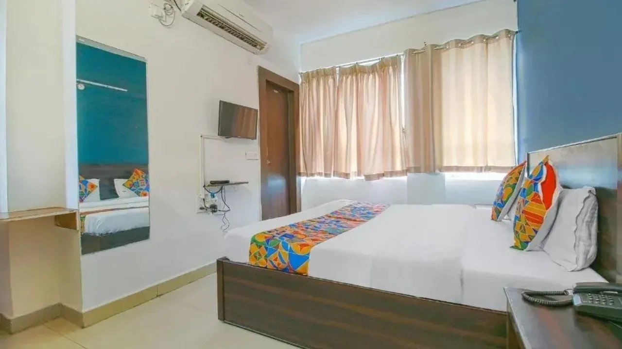 Saket Inn, Habib Ganj