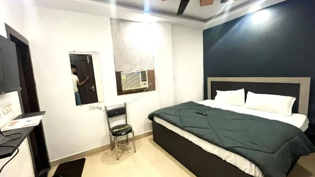 Cosy room offered by Hotel Shivaay Inn, Rawat Pur, Kanpur.