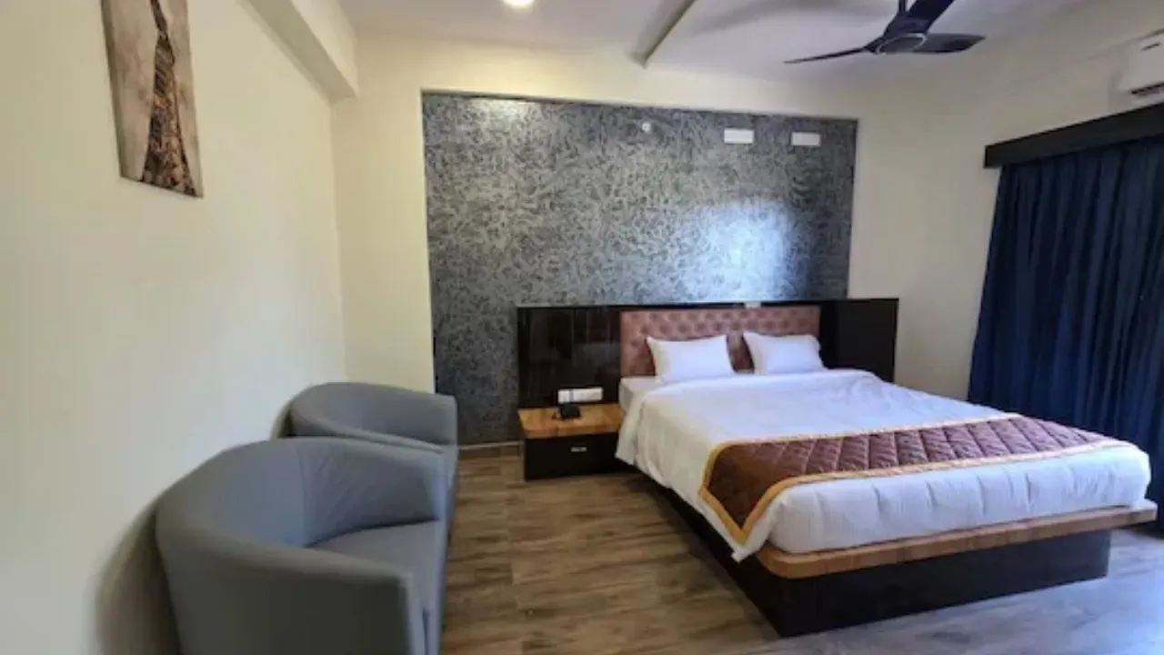 Hotel SRS Manor, Harohalli