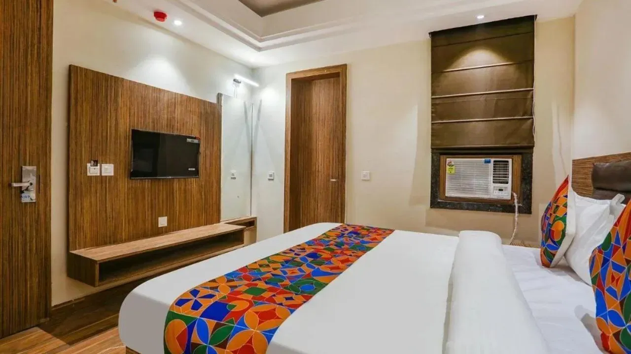 Hotel Stargaze, Singhpur, Kanpur.