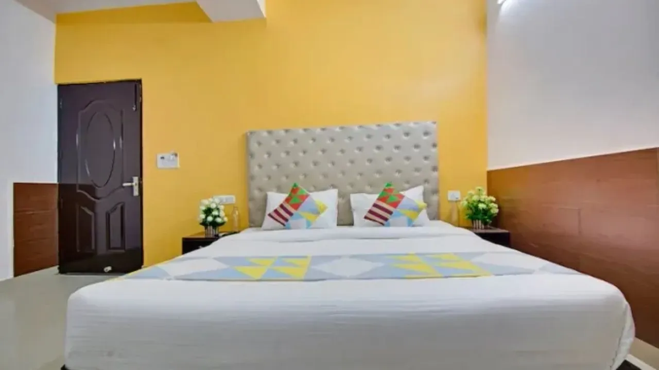 Hotel The Lazeez, Block 1, Lajpat Nagar 2nd