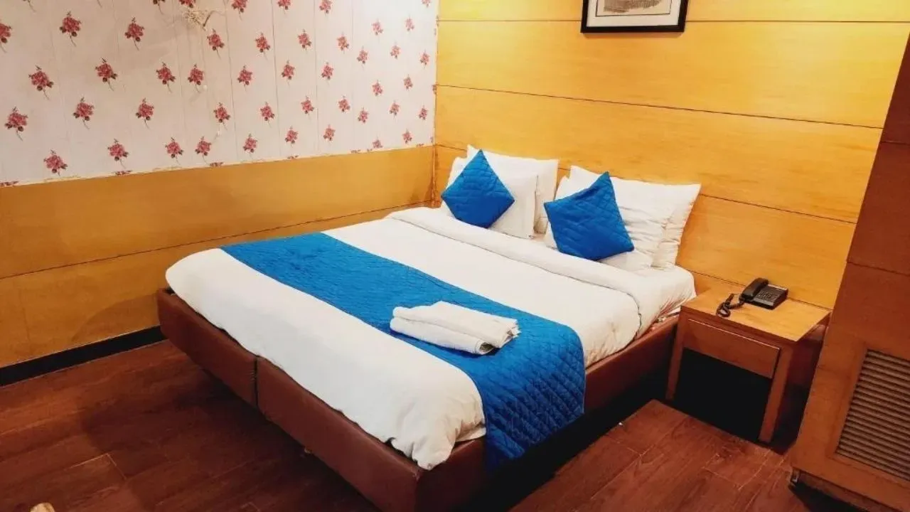 Hotel Daffodils, Block F