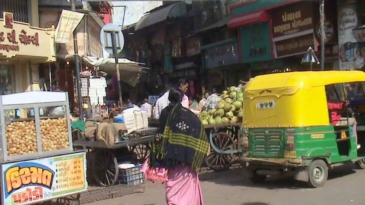 Ratanpol market entrance.