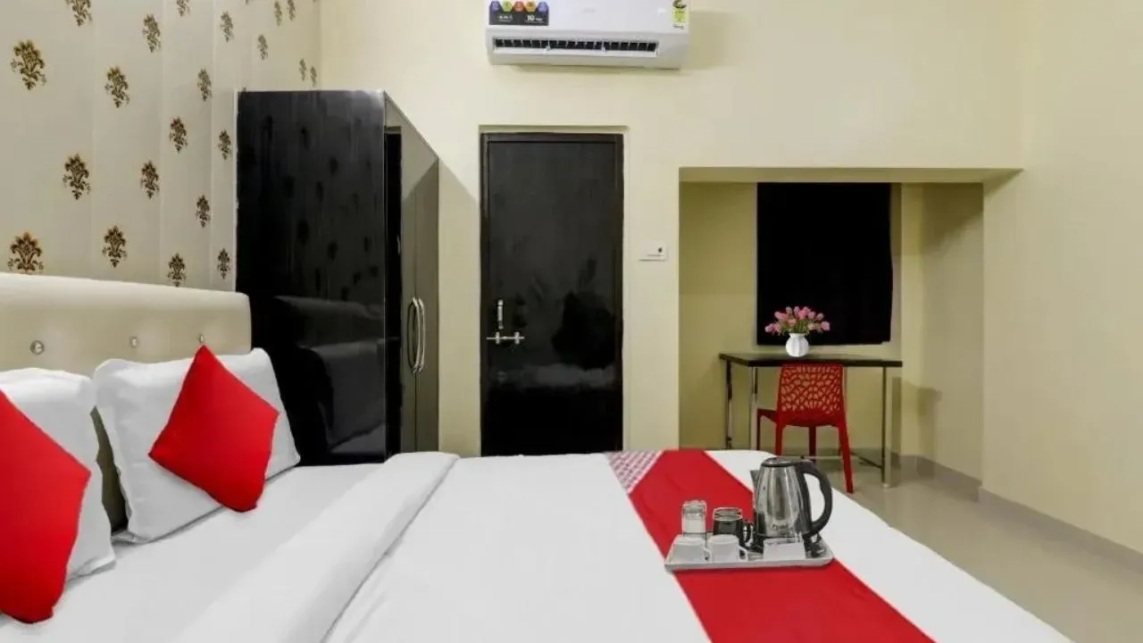 Hotel Vaibhav Inn, Vivek Khand 1