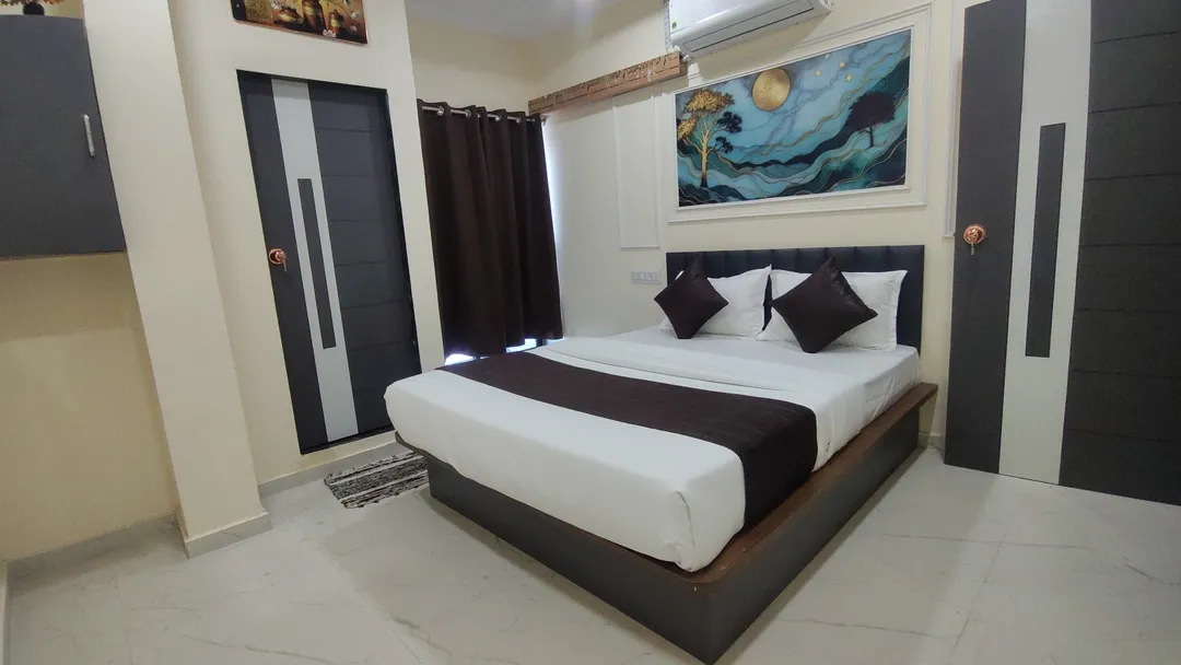 cheap hotels in hotel happy abhapur