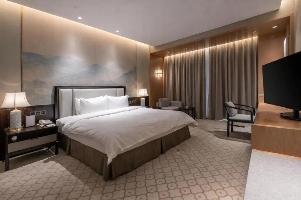 hotel with free parking in taj nagari, agra - hotel atlantiis suites by signature stayz