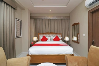 3 star hotels in hotel c1 noosa agra