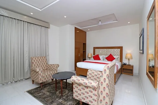 luxury hotels in hotel c1 noosa agra