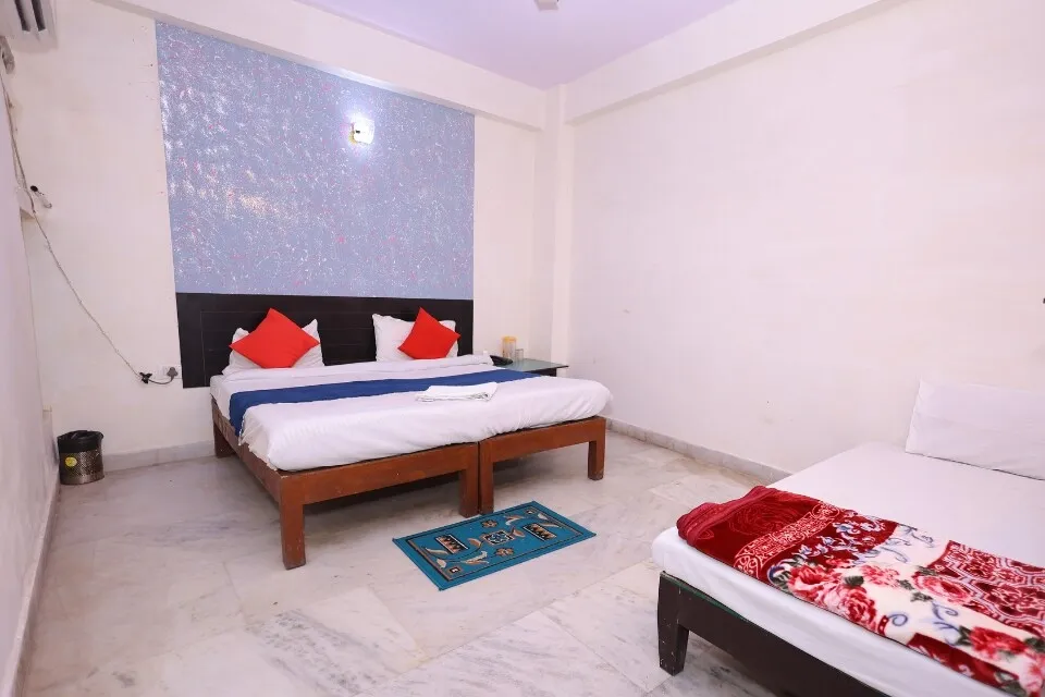 hotel with banquet hall in dhandhupura, agra - hotel novo agra