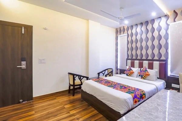 hotel in tajganj, agra for family - hotel taj venture