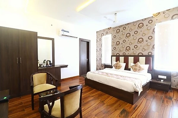 best luxury hotel in hotel taj venture agra