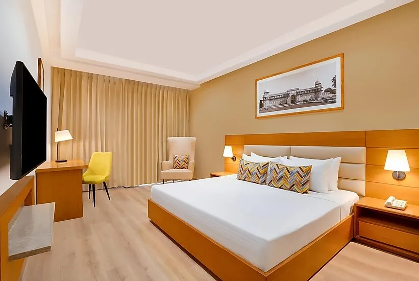 hotel with banquet hall in kailash vihar, agra - lemon tree hotel agra