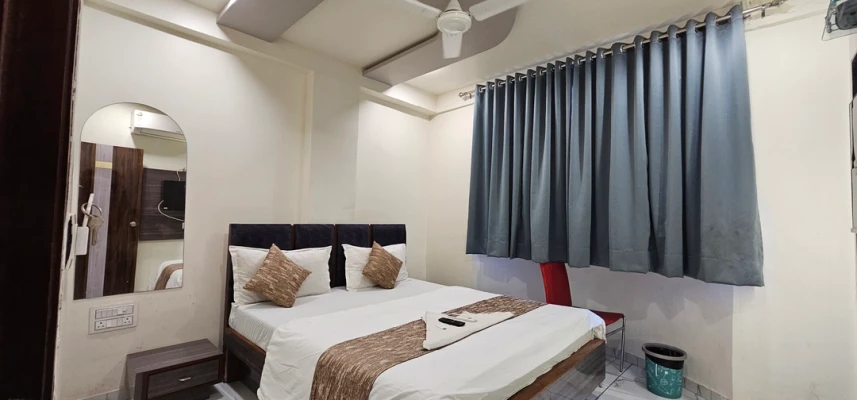 best hotels for couple in hotal shyam inn ahmedabad