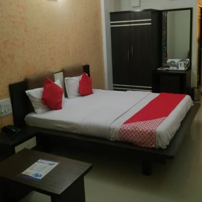 online room booking in thaltej, ahmedabad - hotel a seven