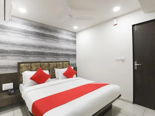 hotel with bar in thaltej, ahmedabad - hotel a seven