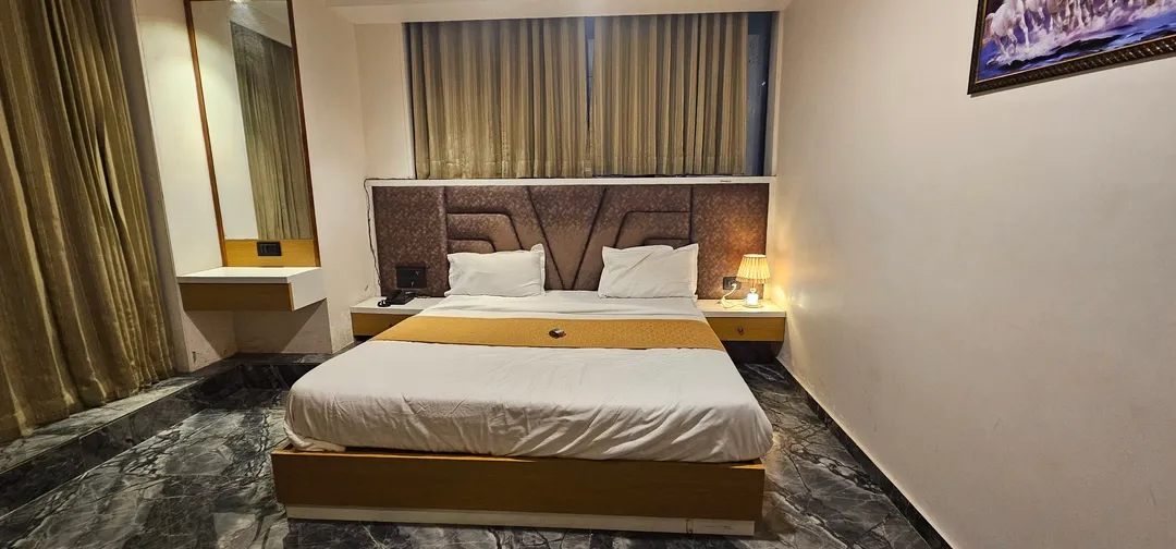 cheap and best hotels in hotel aatithy ahmedabad