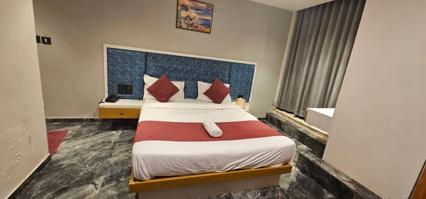 unmarried couple friendly hotels in hotel aatithy ahmedabad