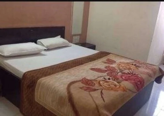 hourly stay in hotel anand palace ahmedabad