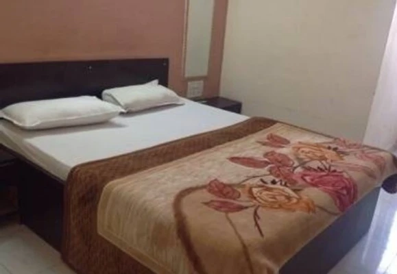 best hotels for few hours in hotel anand palace ahmedabad