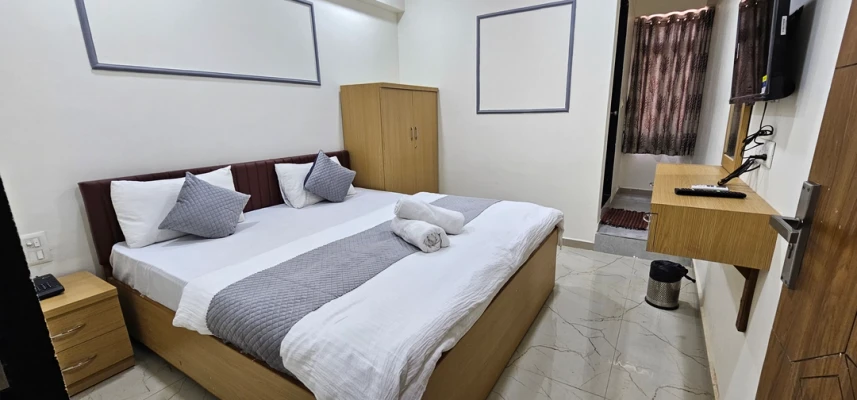 hotel with swimming pool in mahemdavad, ahmedabad - hotel apex inn