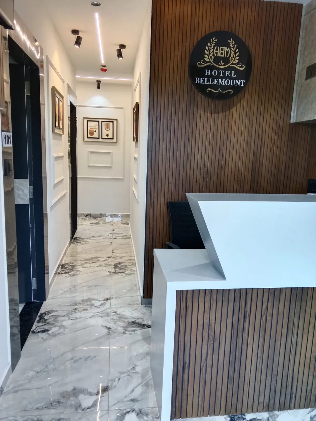hotel with meeting room in chandkheda, ahmedabad - hotel bellemount