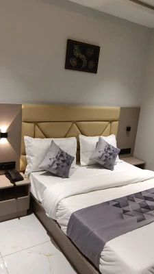 group holiday hotels in hotel bellemount ahmedabad