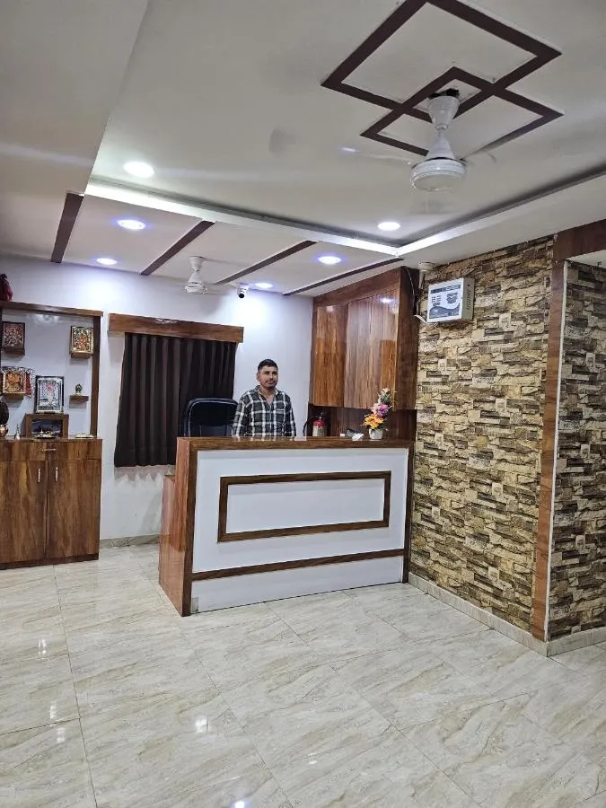 best hotels for unmarried couples in hotel bhagya ahmedabad
