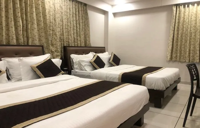 hotel with swimming pool in vaishnodevi circle, ahmedabad - hotel circle inn