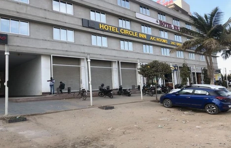 hotel room booking in vaishnodevi circle, ahmedabad - hotel circle inn