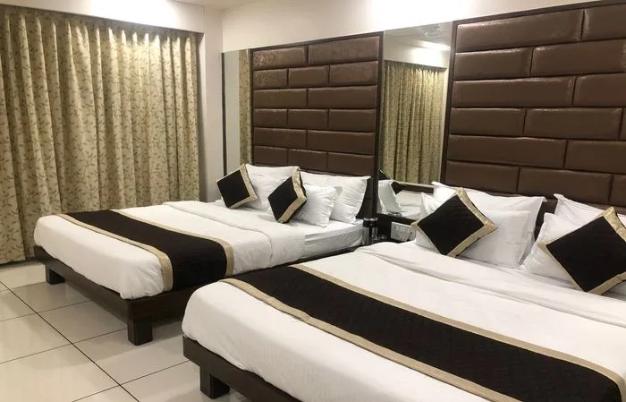 hotel room booking in vaishnodevi circle, ahmedabad - hotel circle inn