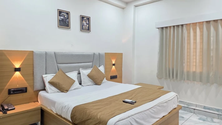 hotel with meeting room in amraiwadi, ahmedabad - hotel ctm lake