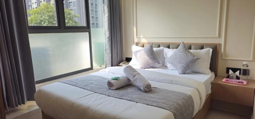 vaishnodevi circle, ahmedabad hotel booking - hotel deluxe inn