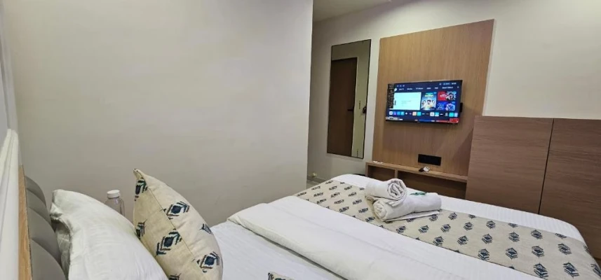 group holiday hotels in hotel deluxe inn ahmedabad