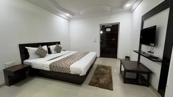 business hotels in hotel dev palace ahmedabad