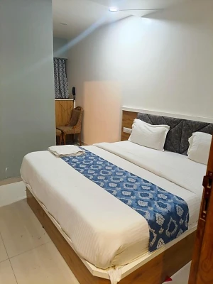 hotel with gym in sherkotda, ahmedabad - hotel dev palace