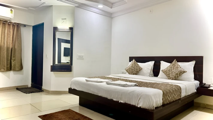 best unmarried couple friendly hotels in hotel dev palace ahmedabad