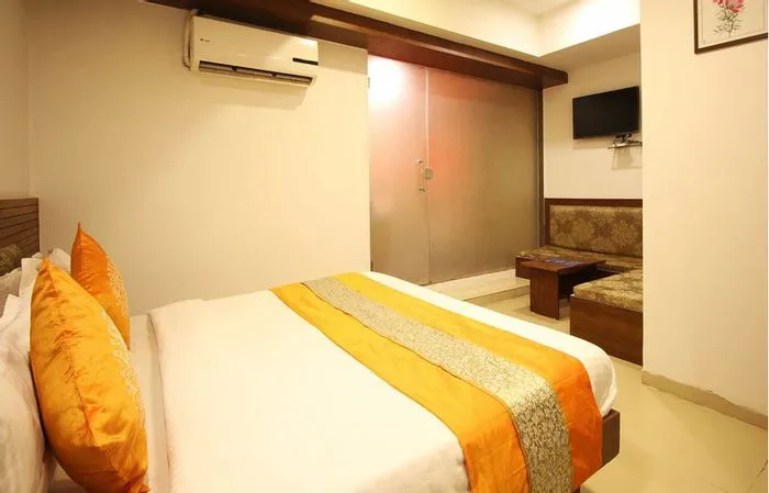 day stay hotels in hotel dreamland ahmedabad