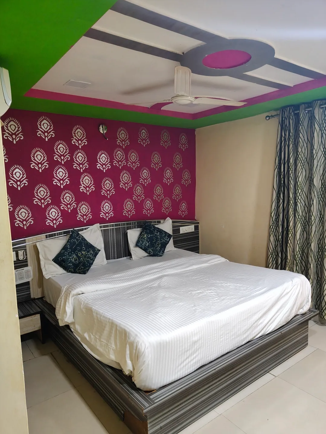 group holiday hotels in hotel green land ahmedabad