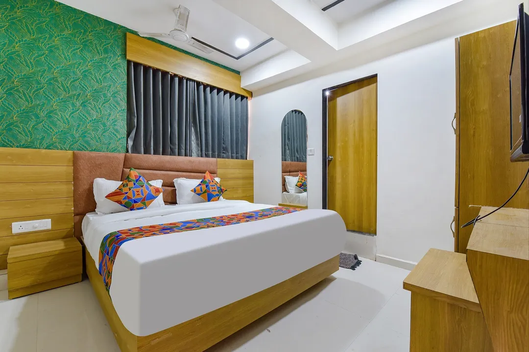 24 hours check in hotels in hotel green tree ahmedabad