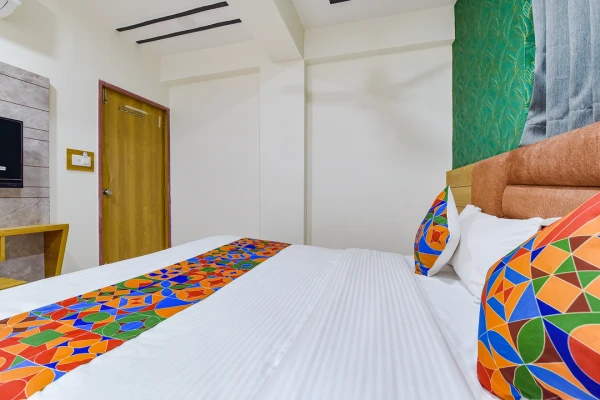 best early check in hotels in hotel green tree ahmedabad