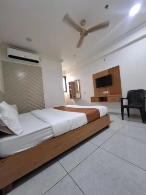 top hotels in hotel heaven ahmedabad