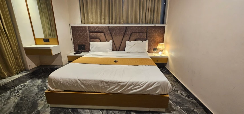 hotel near ahmedabad airport - hotel hr gold