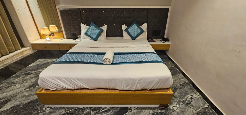 jacuzzi hotel in bopal, ahmedabad - hotel hr gold