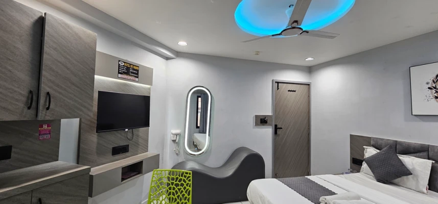 hotel with banquet hall in navrangpura, ahmedabad - hotel hr grand