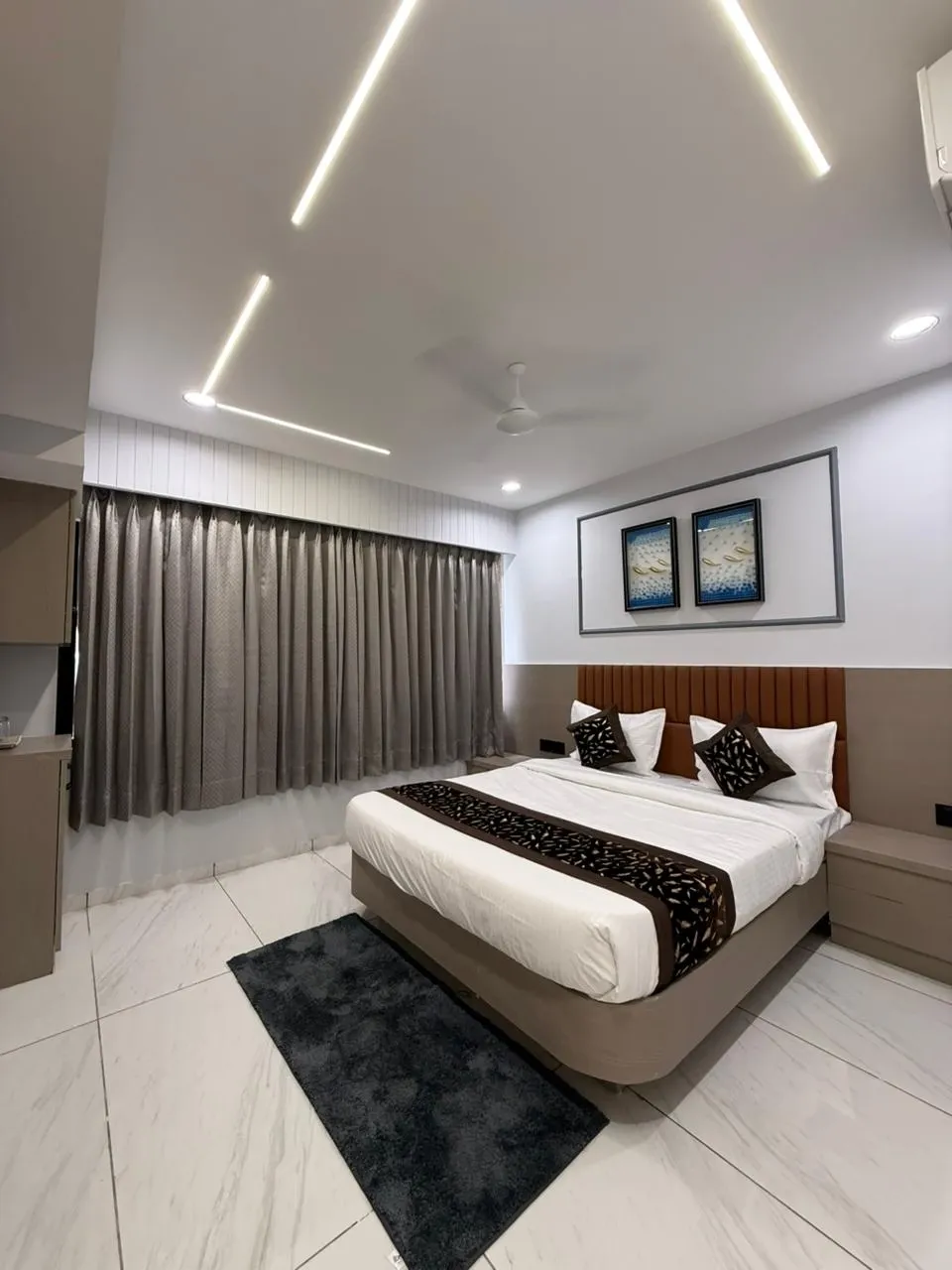 best hotel stay in hotel lee town ahmedabad