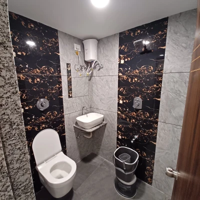 hotel with swimming pool in vastrapur, ahmedabad - hotel leela palace